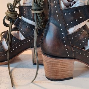 Freebird Hazel SZ 11 Black Distressed Leather